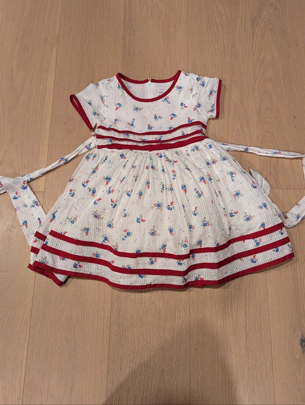 White Floral 1950's Style Dress With Full Skirt